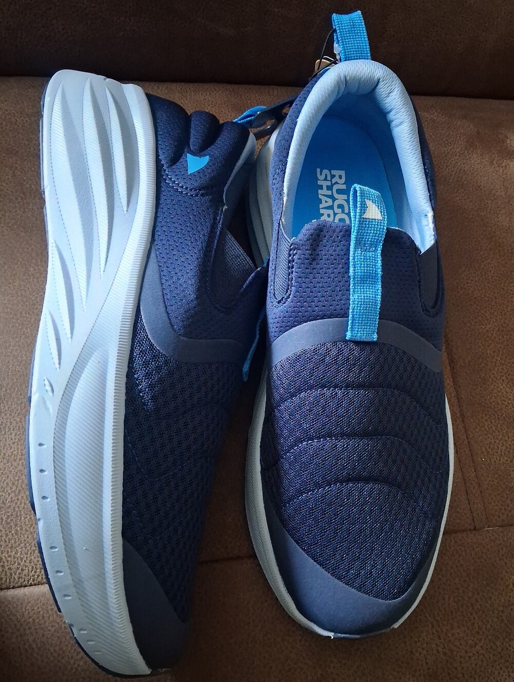 Rugged Shark Men’s Slip-On Athletic Recovery Sneaker — Navy Blue Size 13